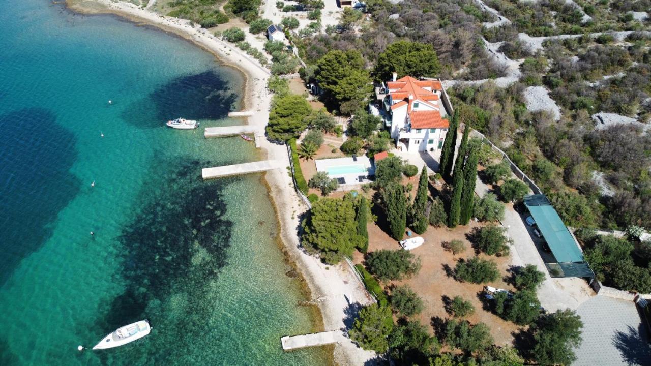 Apartments Mara Pirovac Bagian luar foto